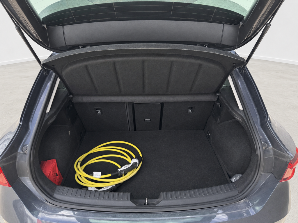 SEAT Leon 1,4 eHybrid FR DSG – 70.000 km