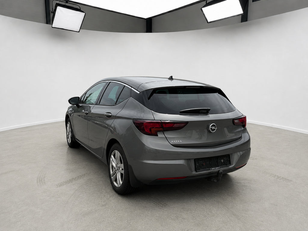 opel astra 2020, set skråt bagfra hos ENV Auto i Odense