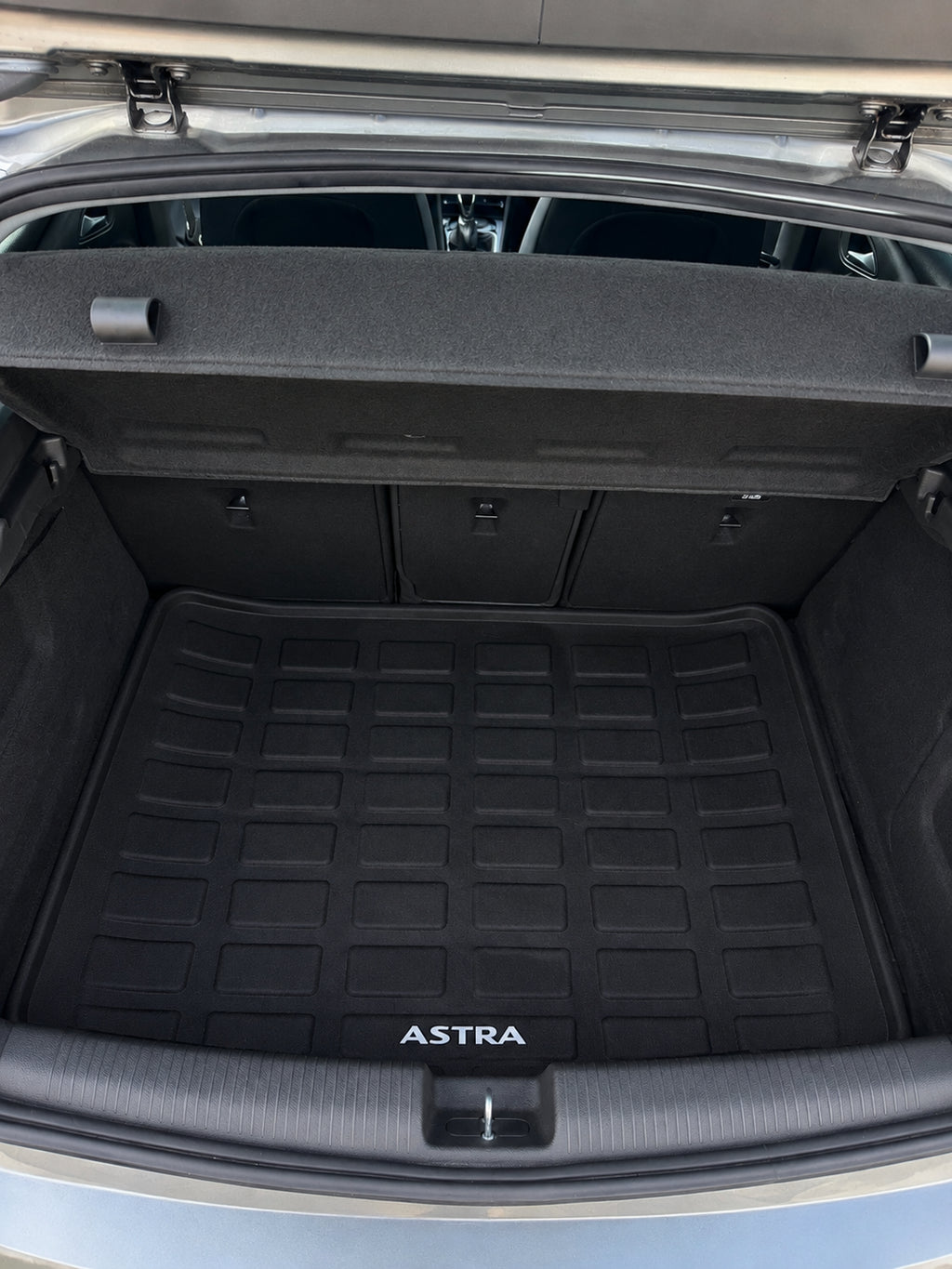 opel astra 2020, set indefra hos ENV Auto i Odense