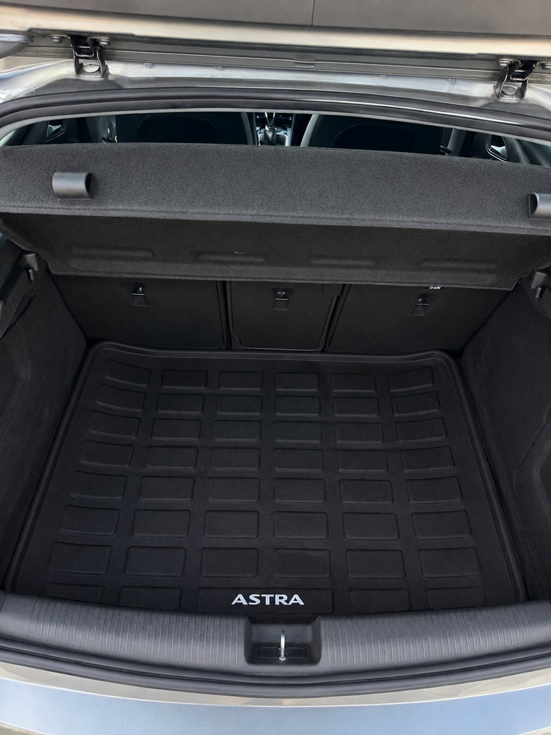 opel astra 2020, set indefra hos ENV Auto i Odense