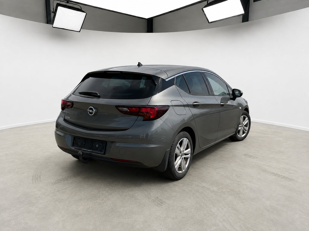 opel astra 2020, set skråt bagfra hos ENV Auto i Odense