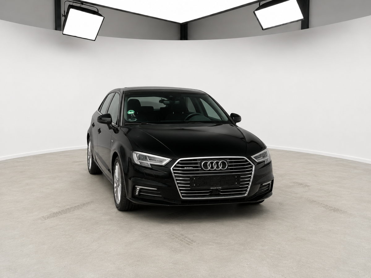 Audi A3 etron 2018, set skråt forfra hos ENV Auto i Odense