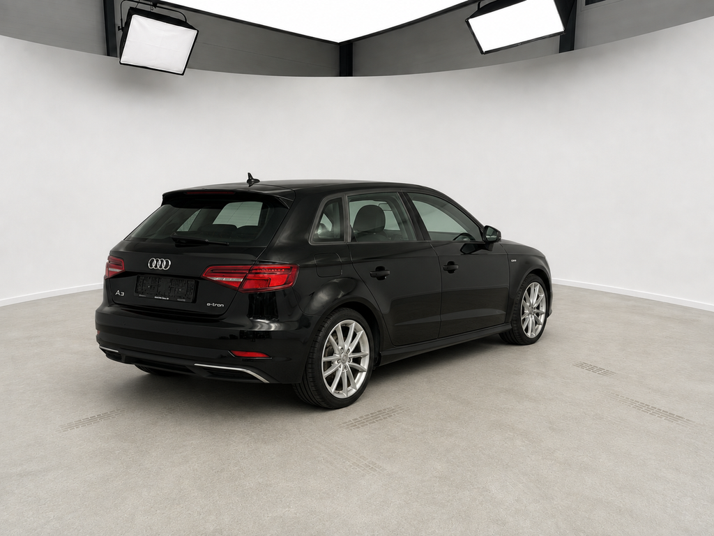 Audi A3 etron 2018, set skråt bagfra hos ENV Auto i Odense