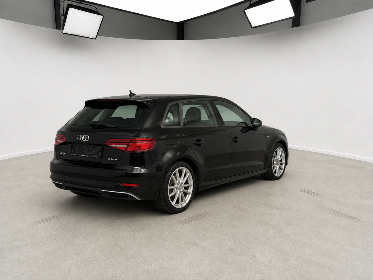 Audi A3 etron 2018, set skråt bagfra hos ENV Auto i Odense