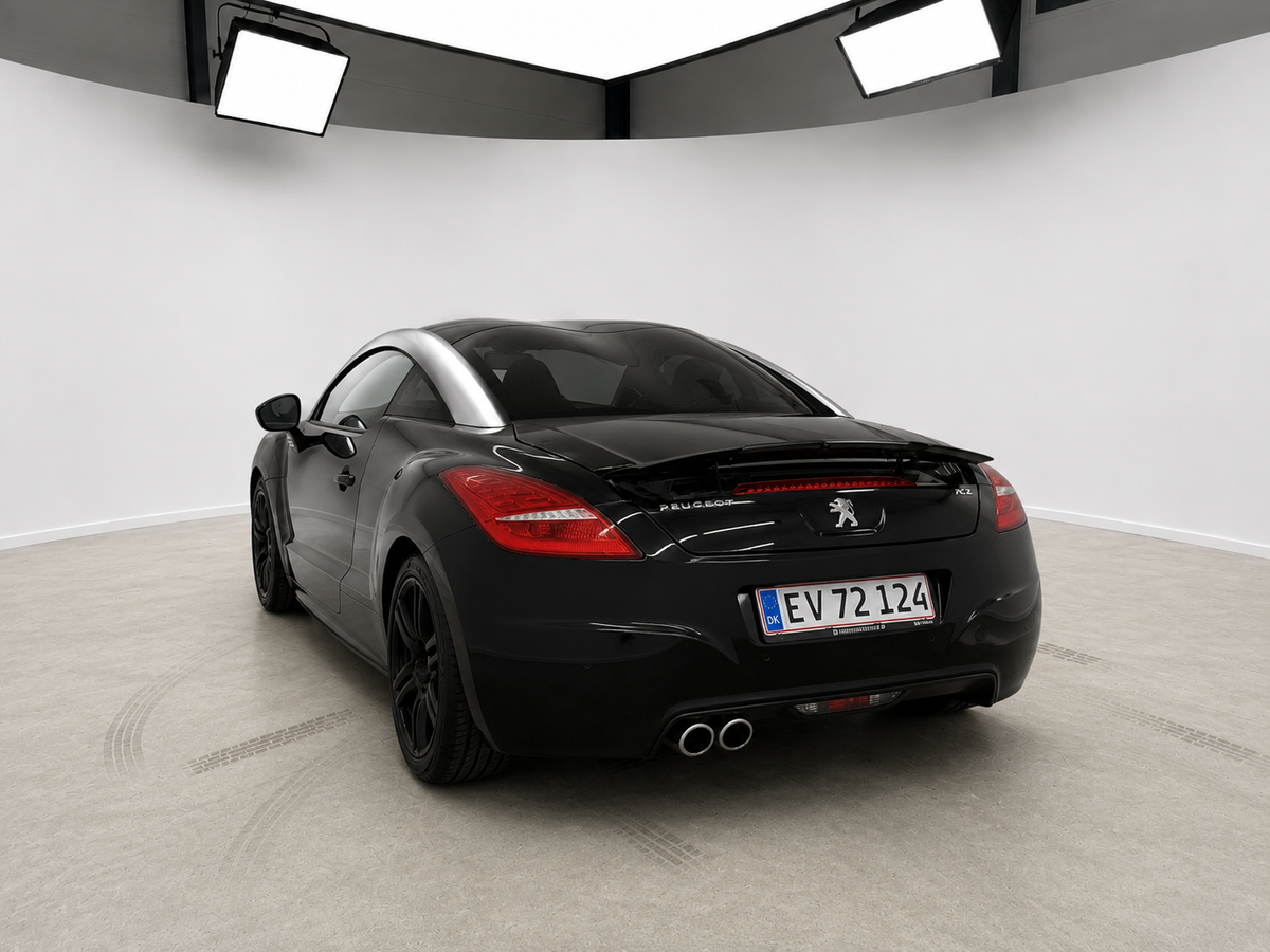 Peugeot RCZ 2011, set skråt bagfra hos ENV Auto i Odense