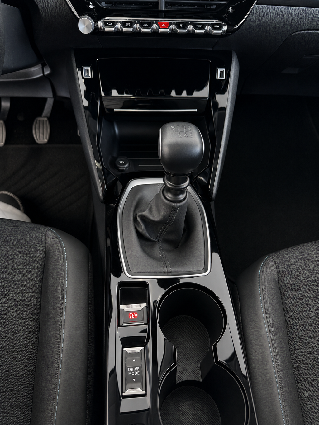 Peugeot 208 2020 alure sky, ser gearvælger  hos ENV Auto i Odense