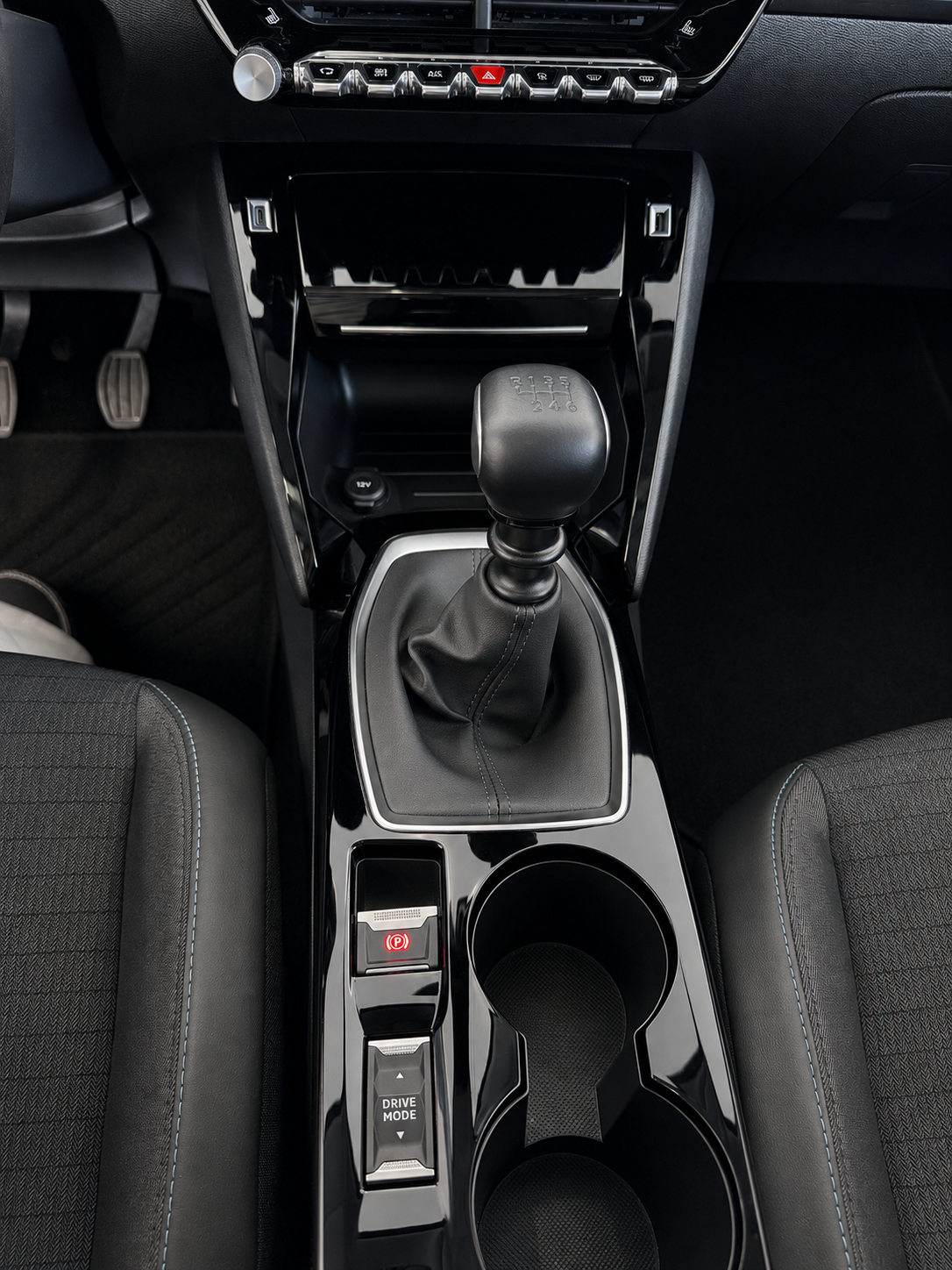 Peugeot 208 2020 alure sky, ser gearvælger  hos ENV Auto i Odense
