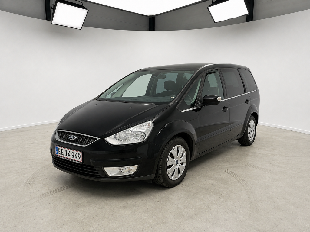 Ford Galaxy 2013 set skråt forfra hos ENV Auto i Odense