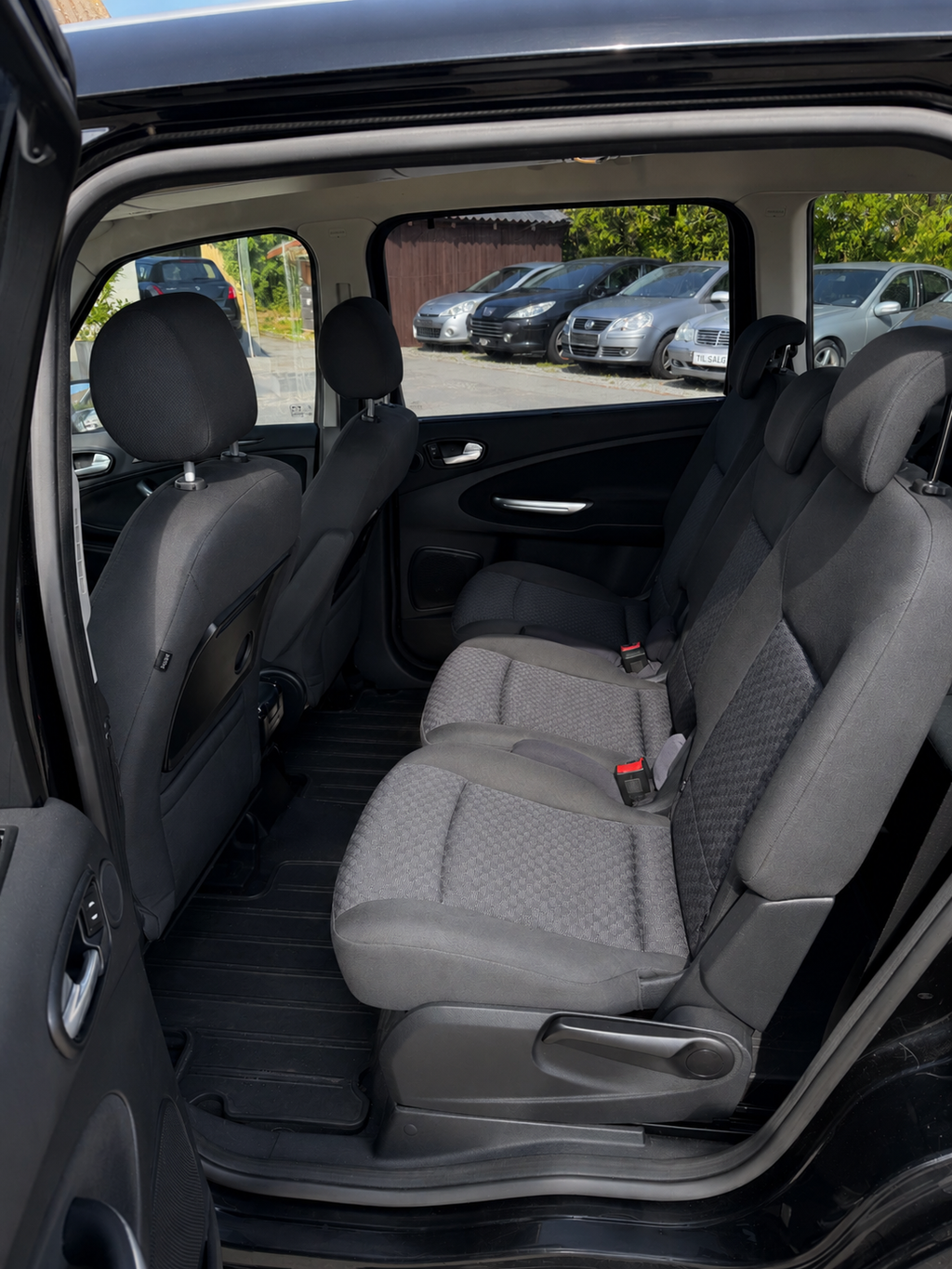 Ford Galaxy 2013 set indefra hos ENV Auto i Odense